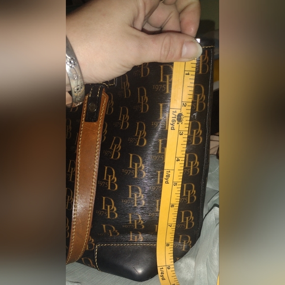 Dooney and Bourke shoulder leather bag - Picture 12 of 16